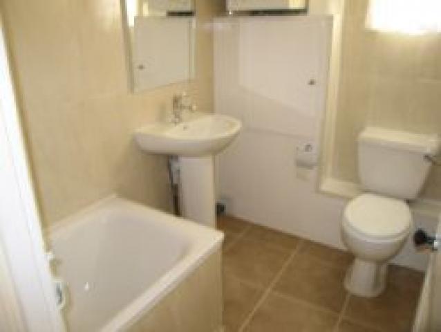 			3 Bedroom, 1 bath, 1 reception Flat			 Melrose Avenue, WILLESDEN GREEN NW2